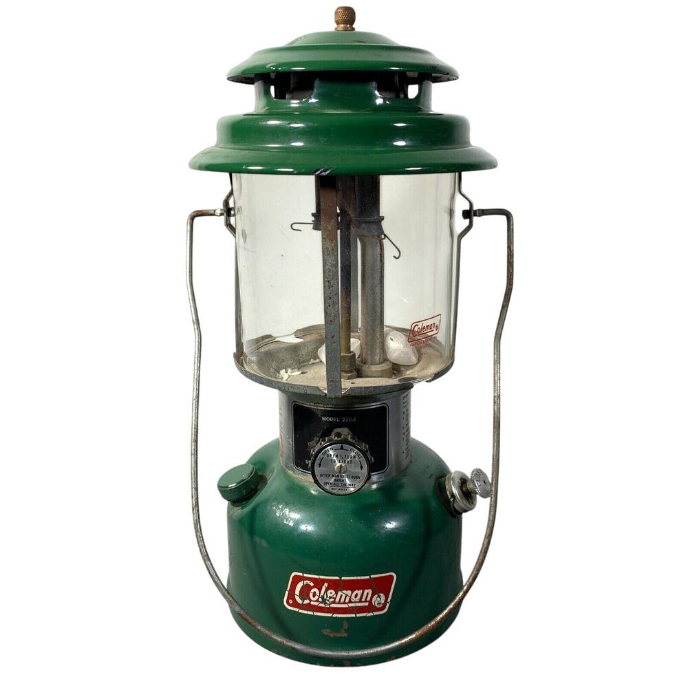 Vintage Coleman Lantern Dated 5 1977 USA Green